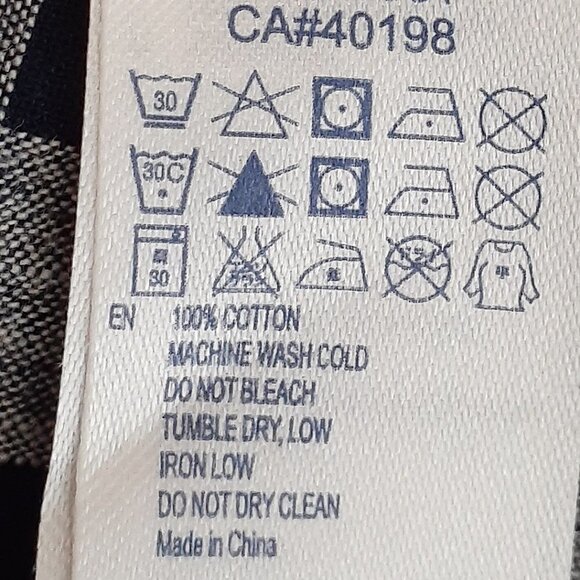 Women's "Forever 21" Navy & White Check Long Sleeve Button Shirt; Size M - Picture 4 of 4